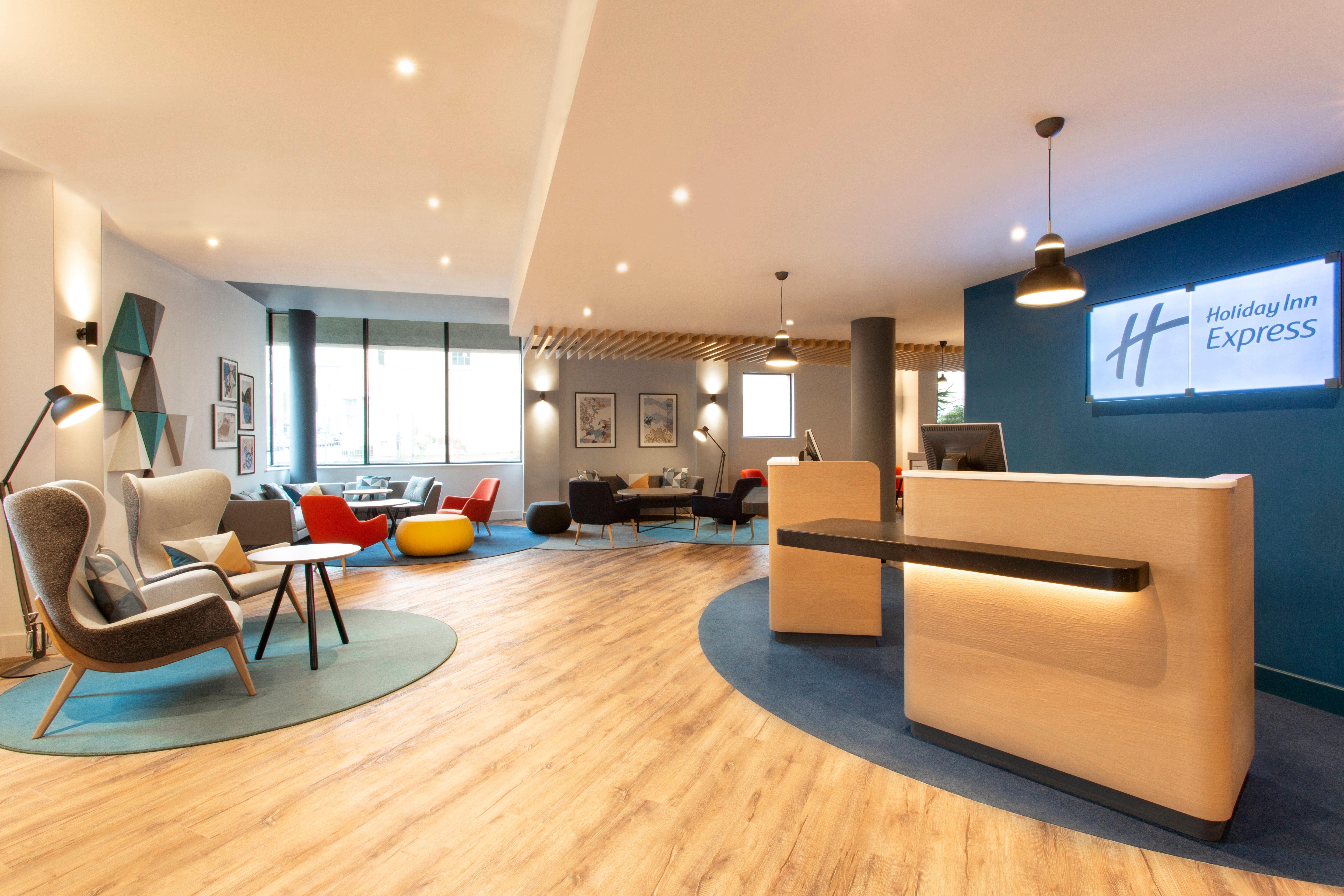 Holiday Inn Express Cheltenham Town Centre By Ihg Екстер'єр фото