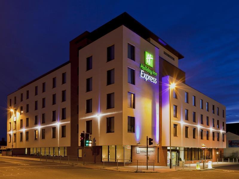 Holiday Inn Express Cheltenham Town Centre By Ihg Екстер'єр фото
