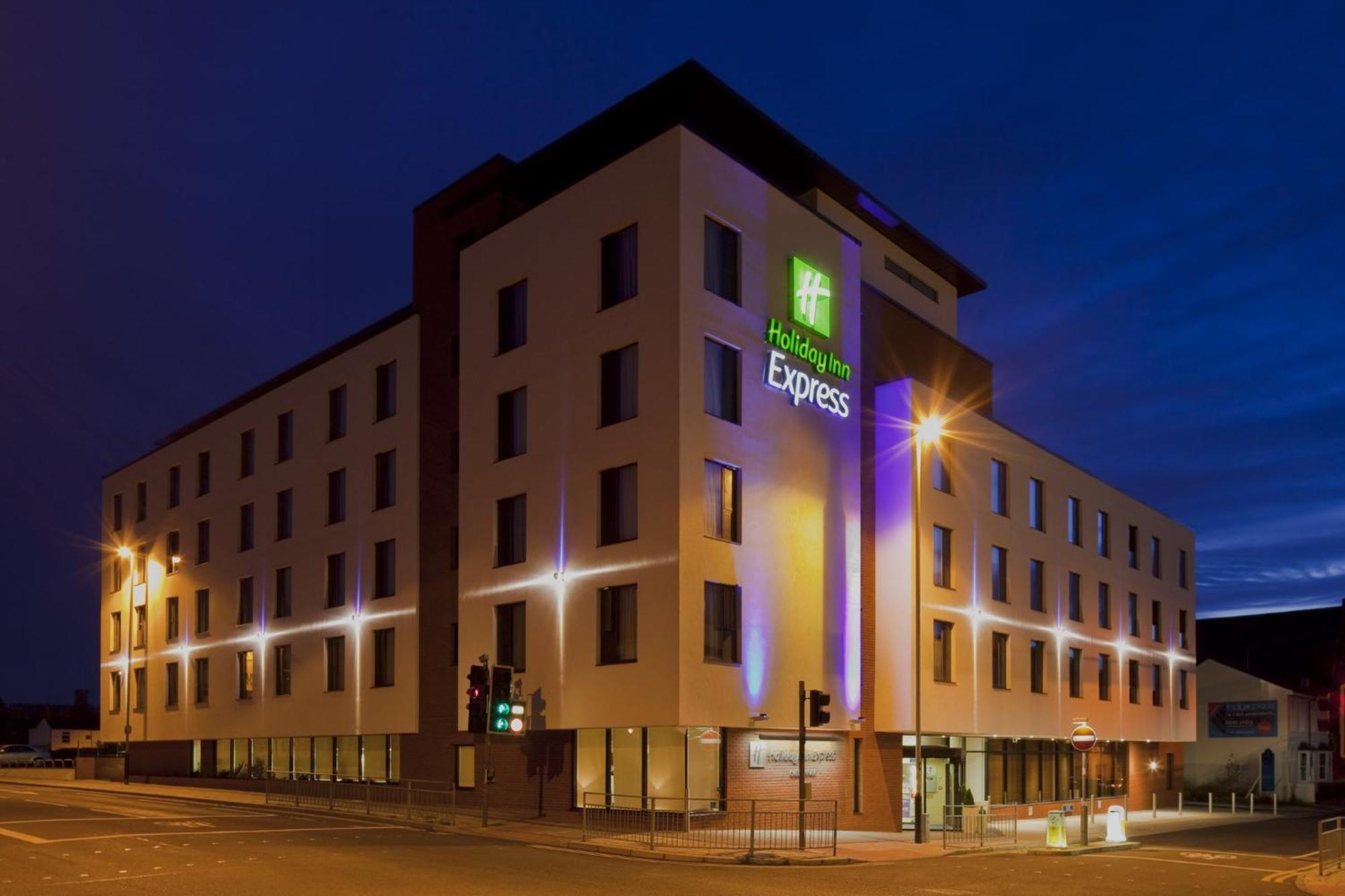 Holiday Inn Express Cheltenham Town Centre By Ihg Екстер'єр фото