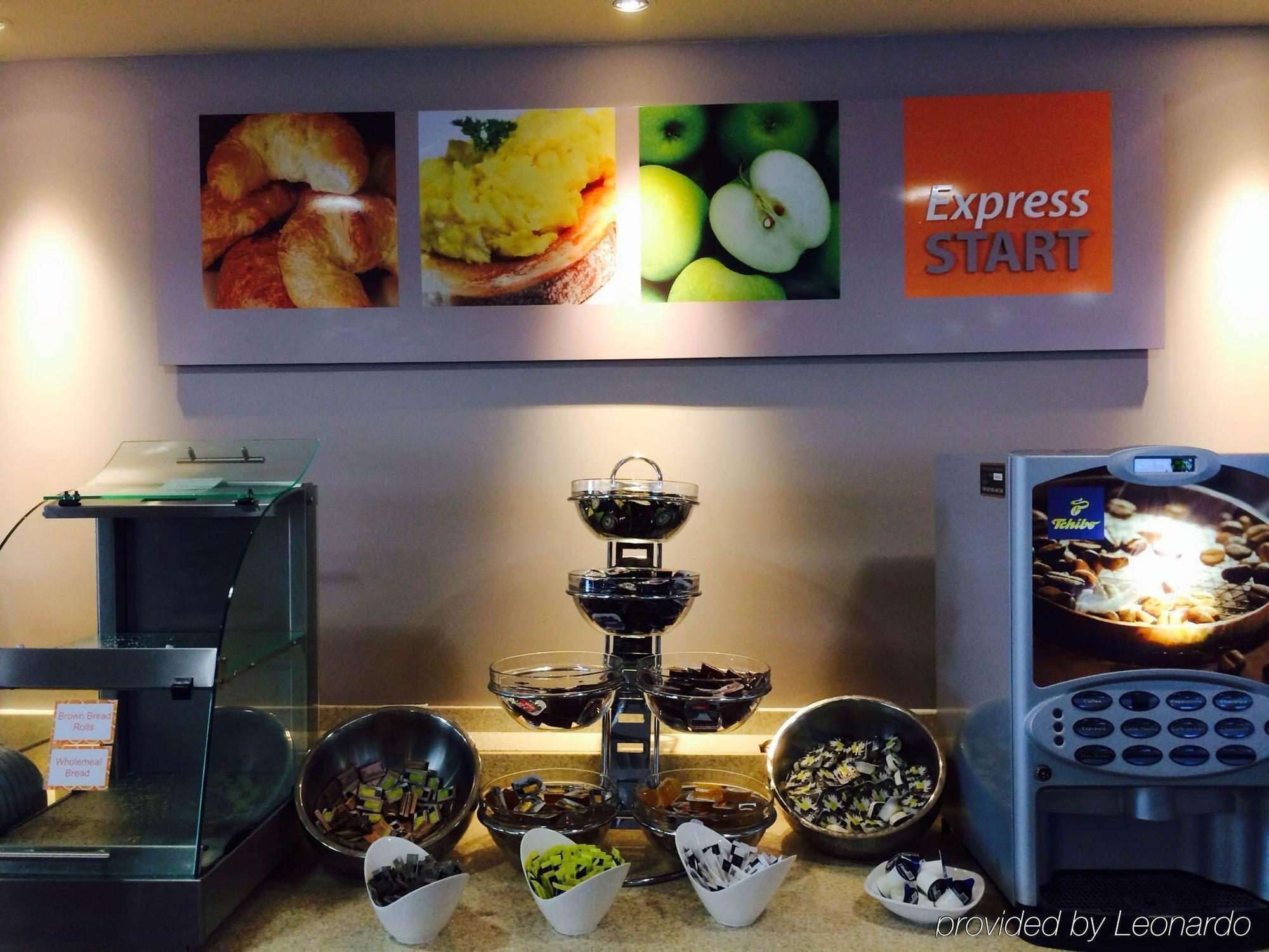 Holiday Inn Express Cheltenham Town Centre By Ihg Екстер'єр фото