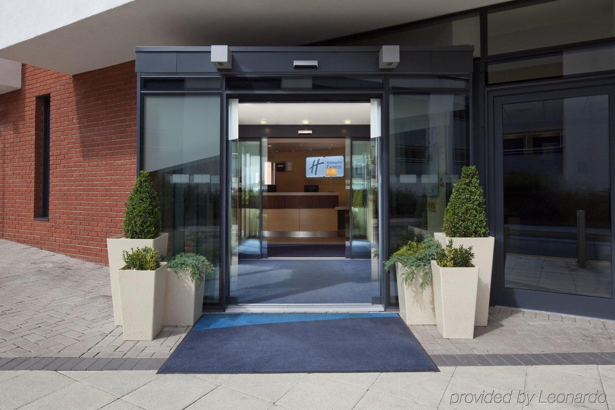 Holiday Inn Express Cheltenham Town Centre By Ihg Екстер'єр фото