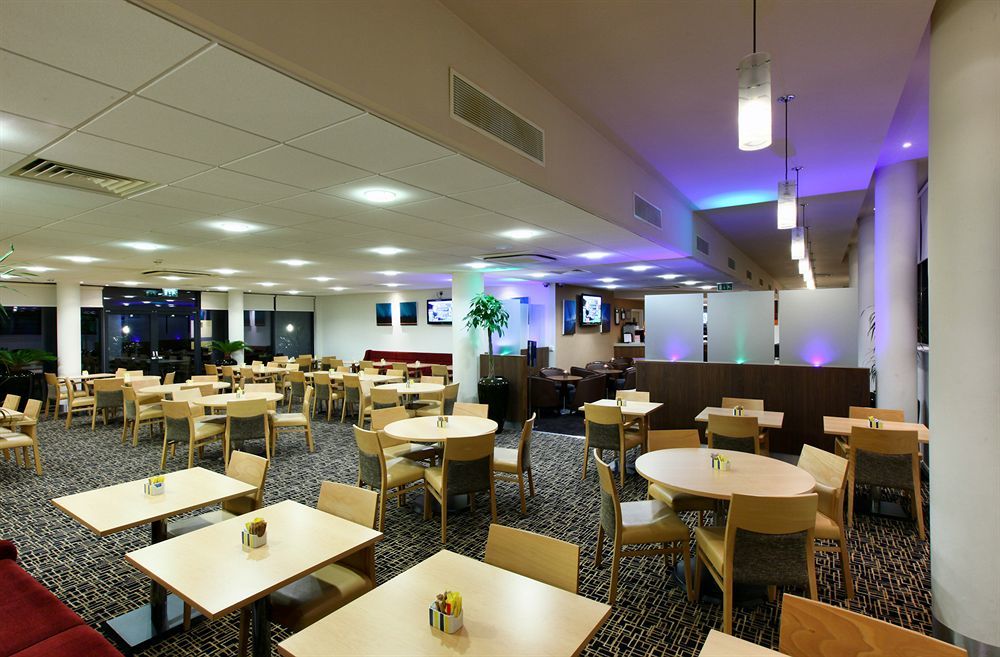 Holiday Inn Express Cheltenham Town Centre By Ihg Екстер'єр фото