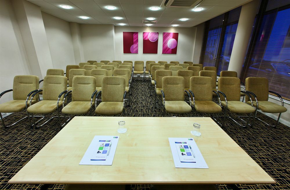 Holiday Inn Express Cheltenham Town Centre By Ihg Екстер'єр фото